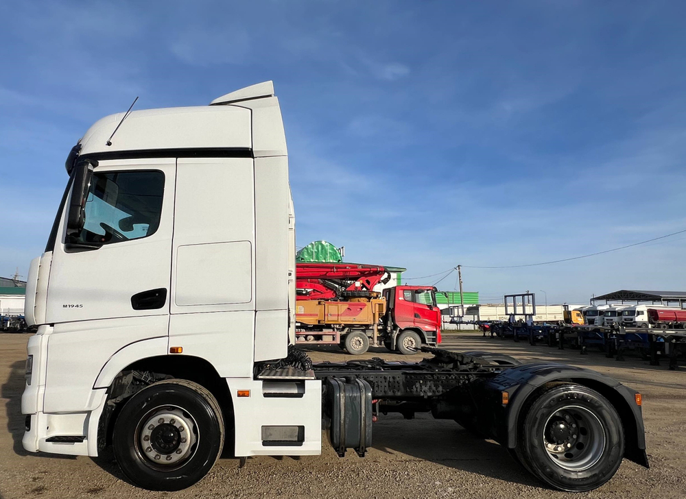 КамАЗ 54901 4x2 Седельный тягач 54901-94 (Дизельный, 11,9 л, 450 л.с., АТ)
