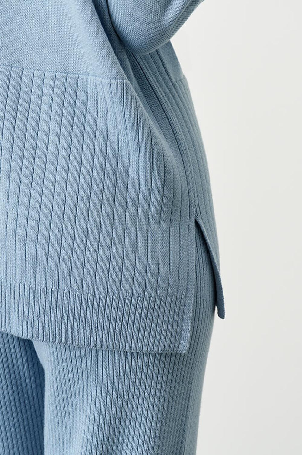 22757 Джемпер женский (голубой)