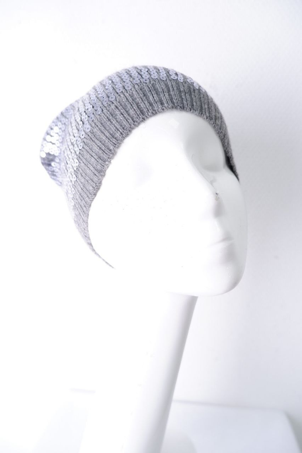 Шапка Incity с пайетками