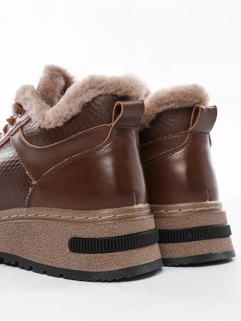 Кроссовки зимние