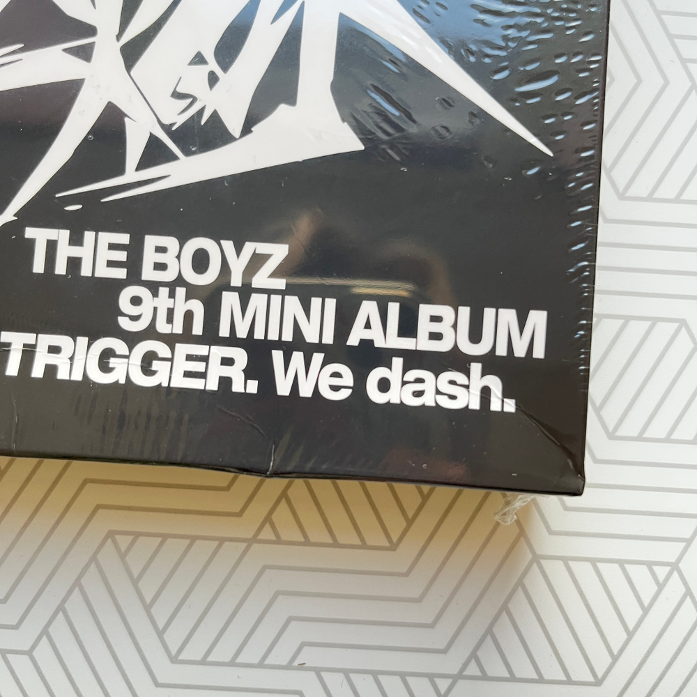 THE BOYZ - TRIGGER (Vanguard ver.) с дефектом