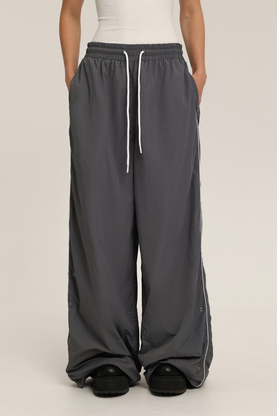 Брюки с кантами