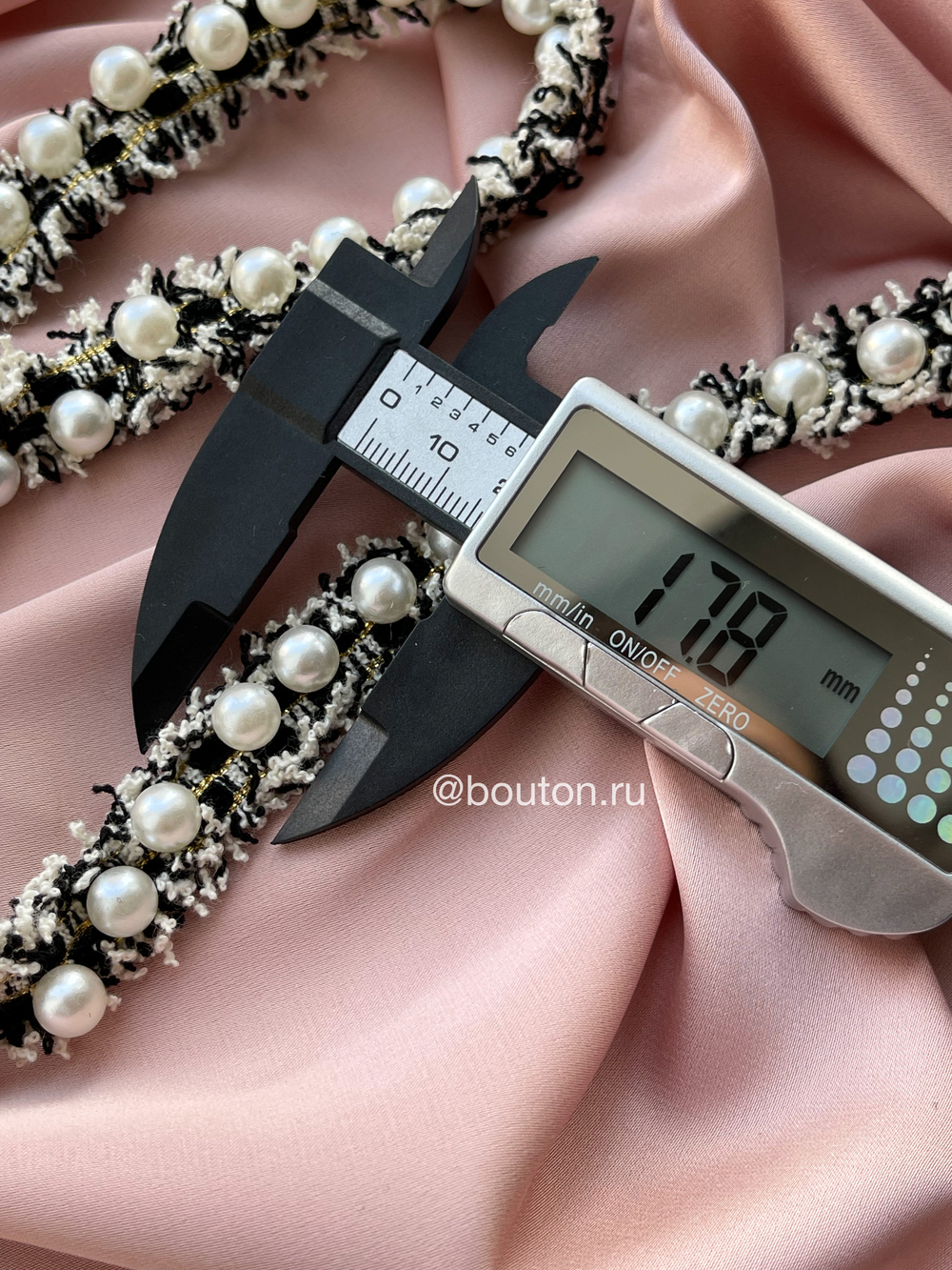 Тесьма черная с крупным жемчугом