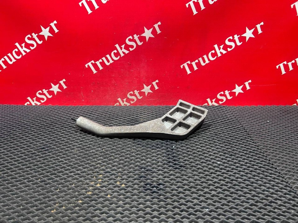 Кронштейн диффузора вентилятора 2024г.