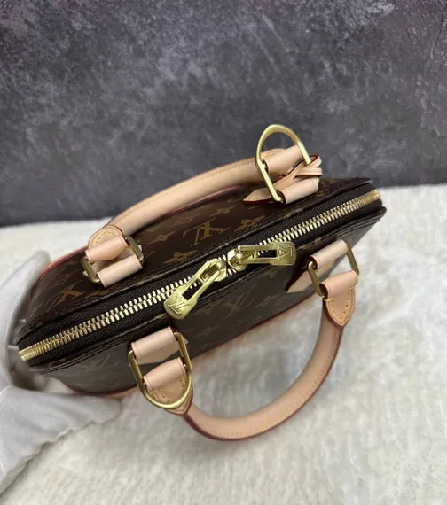 Сумка Louis Vuitton Alma коричневый