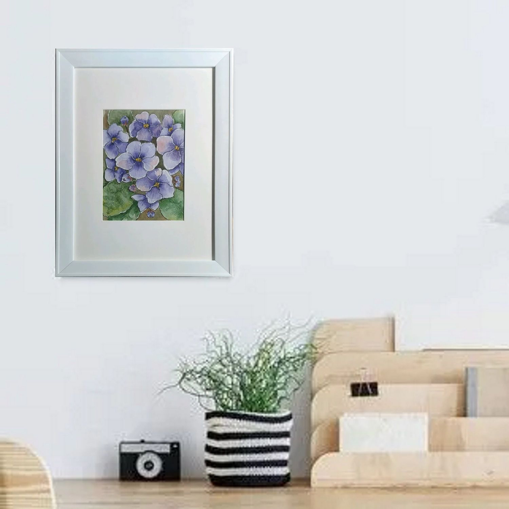 Картина акварельная авторская в раме и паспарту 21х30 см на стену для интерьера "Фиалка"