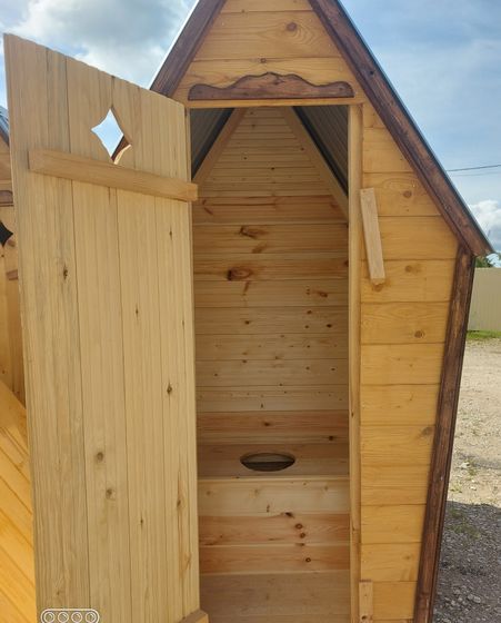 Туалет деревянный