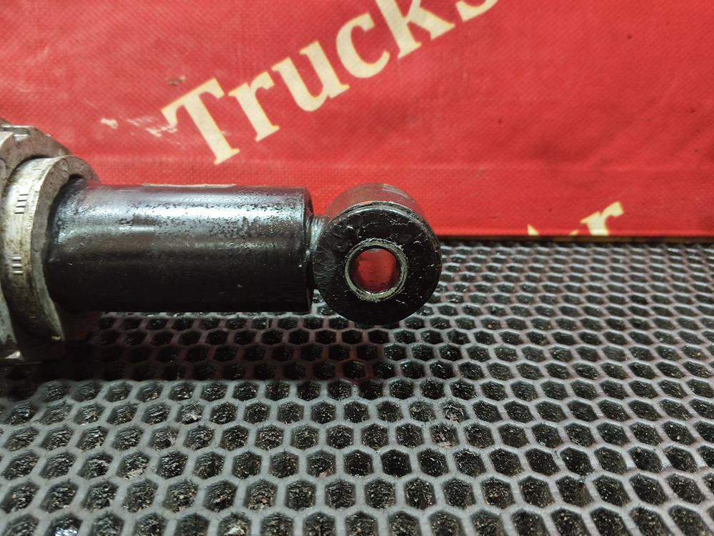 Амортизатор кабины задний 2017г