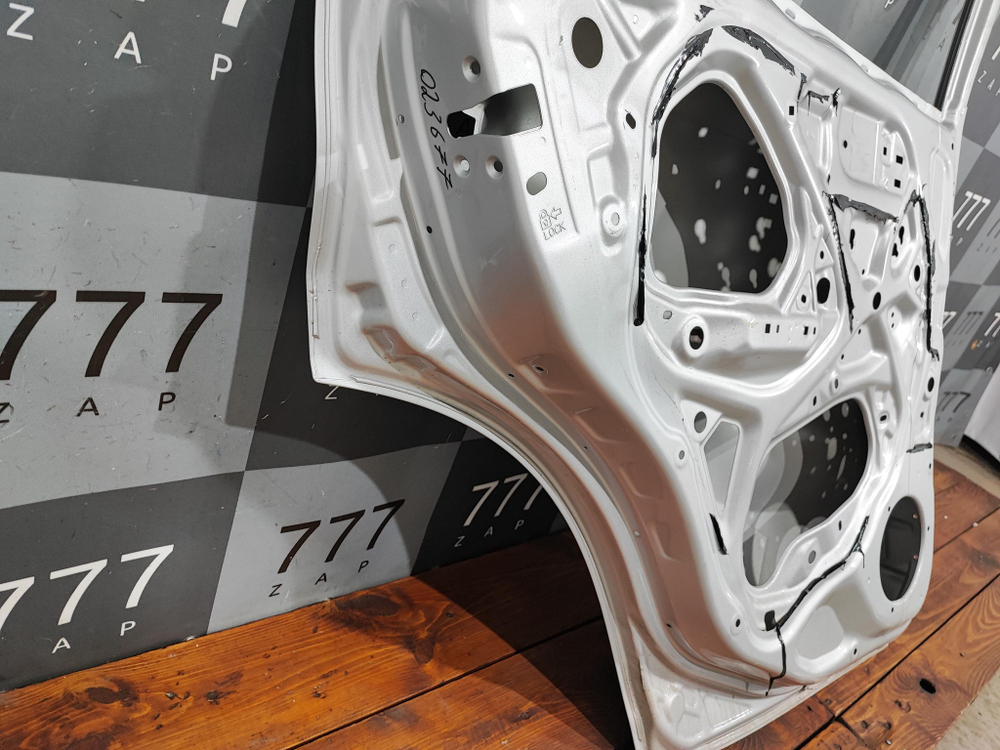 Дверь задняя левая Suzuki Vitara 2 14-22 Б/У Оригинал 6800454P01000