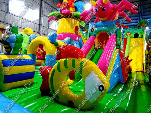 Коммерческий надувной батут "Хамелеон и динозавры" 20*10*7 м