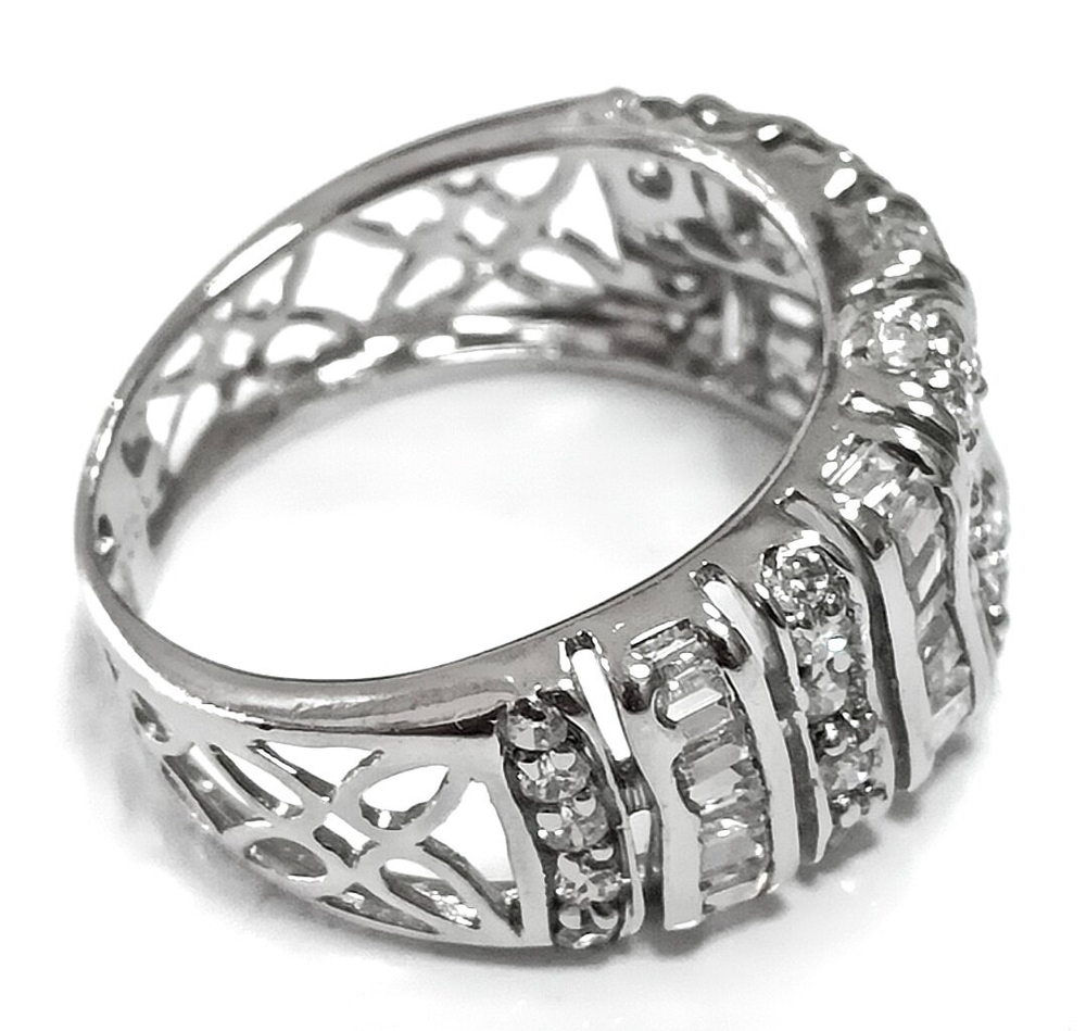 Ювелирное кольцо из серебра