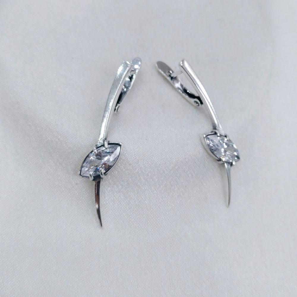 "Шанти" серьги в серебряном покрытии из коллекции "Санксрит" от Jenavi  с английским замком