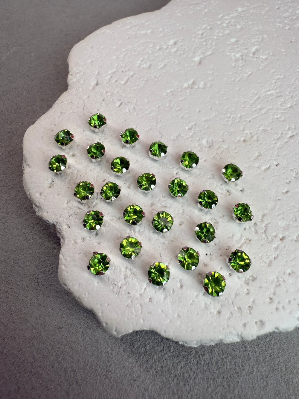 Шатоны 4 мм, Салатовый в серебре, 25 шт