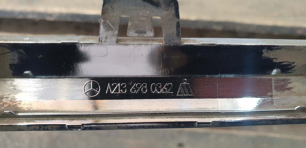 Молдинг порога левый Mercedes E (W213)  Б/У Оригинал A2136980362