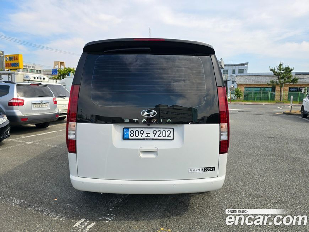 Hyundai Staria Cargo 3-х местный (11.2023)