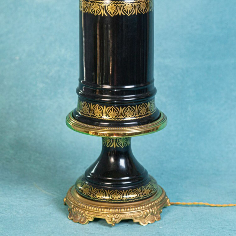 Винтажная настольная лампа