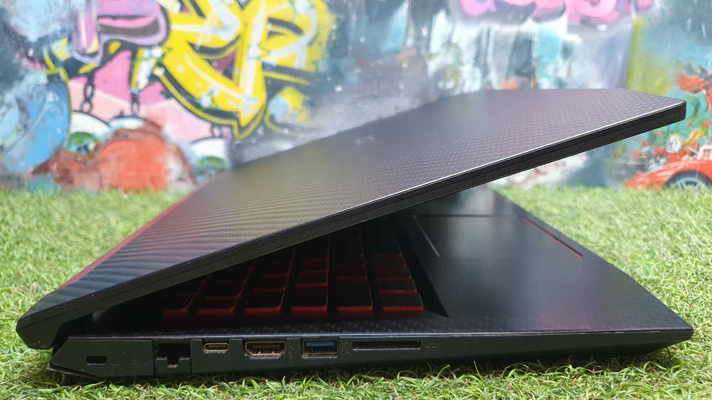 Ноутбук ACER Ryzen 5/8Gb/Rx 560X 4Gb/FHD