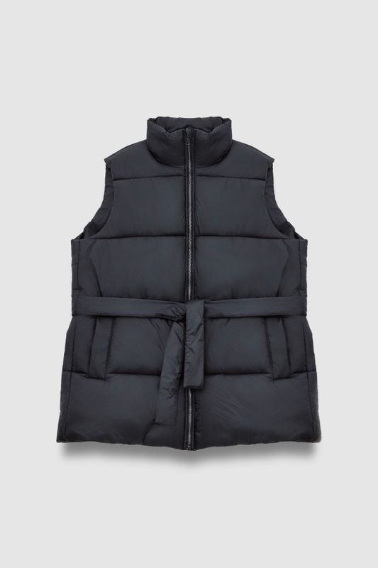 Жилет утепленный с поясом, черный