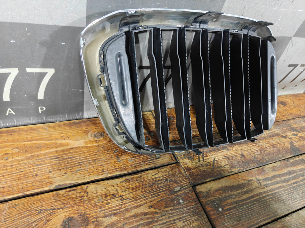 Решетка радиатора левая BMW X3 (G01) 17-21 Б/У Оригинал 51137397465
