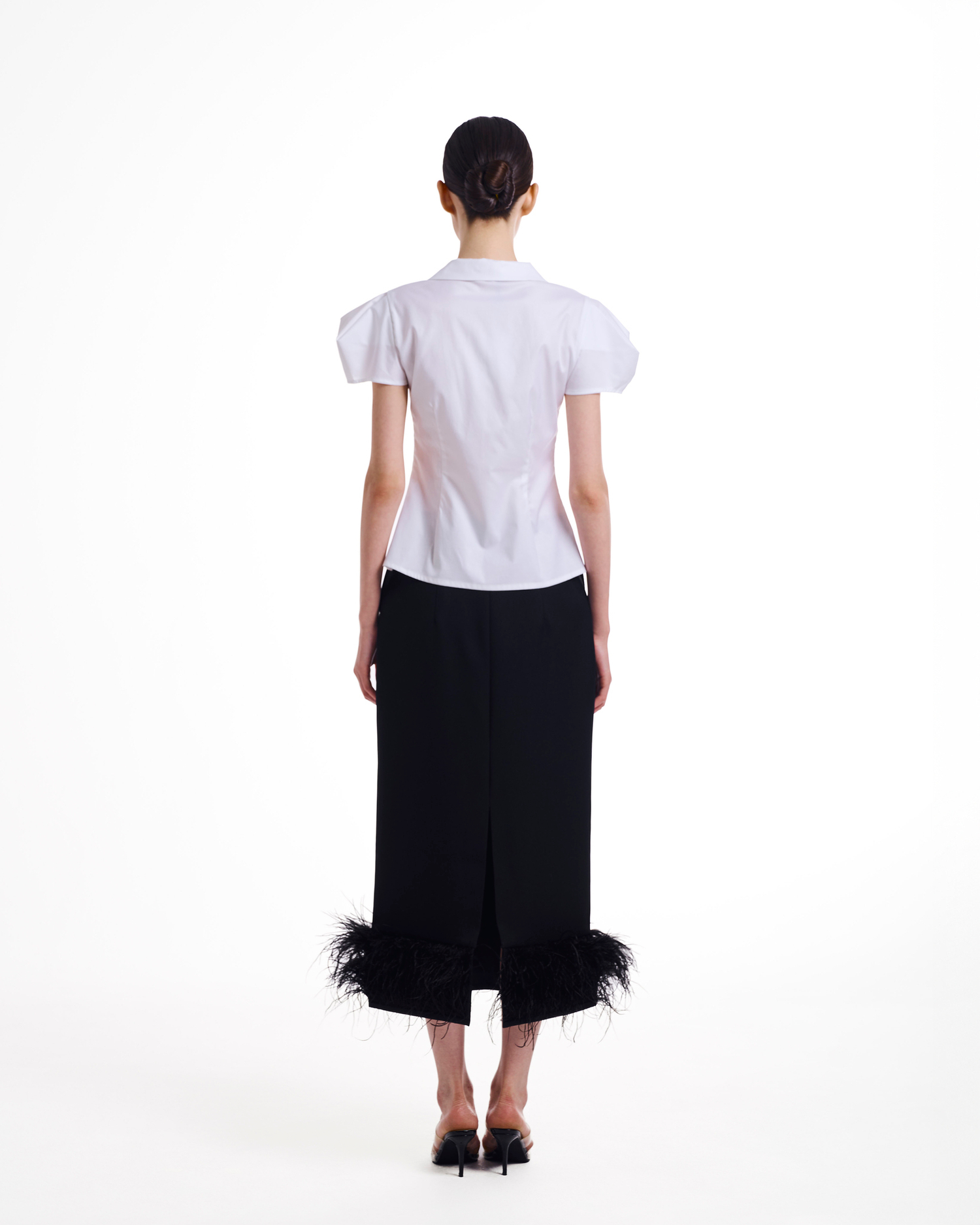 Рубашка белая с короткими рукавами