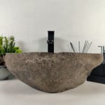 Раковина из речного камня RS-64936 46*37*15 0861