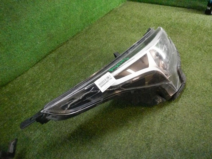 Битая Фара правая Kia Rio 4 (2020-н.в.) галоген