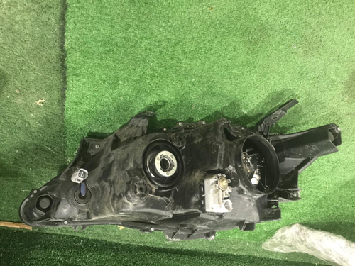 Фара правая Toyota Camry 7 XV50 (2014-2017) ксенон не адаптив