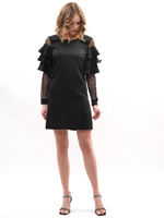 Платье с воланами на рукавах