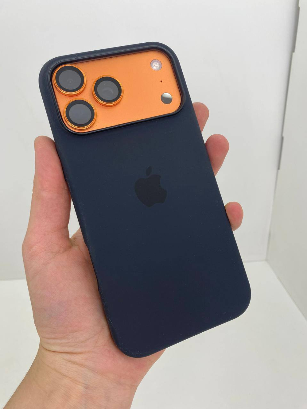 Silicone case с анимацией для iPhone 17 Air