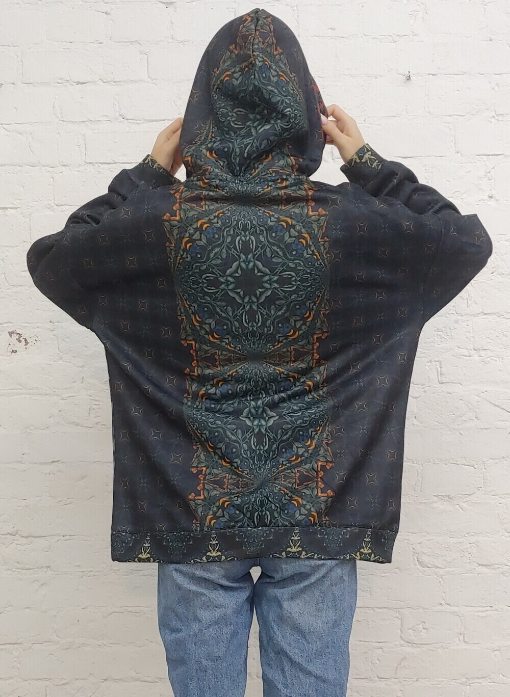 Худи "Ручной волк", по мотивам средневекового гобелена