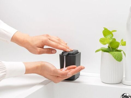 Диспенсер для жидкого мыла 0.25л Brabantia Sink Side темно-серый