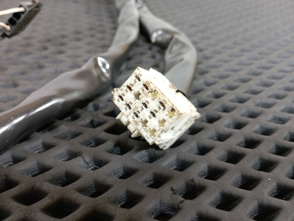 Проводка двери левой 2020г