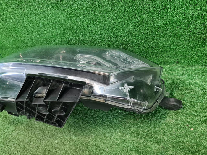 Фара правая Nissan Qashqai 2 j11 2017-2023 галоген