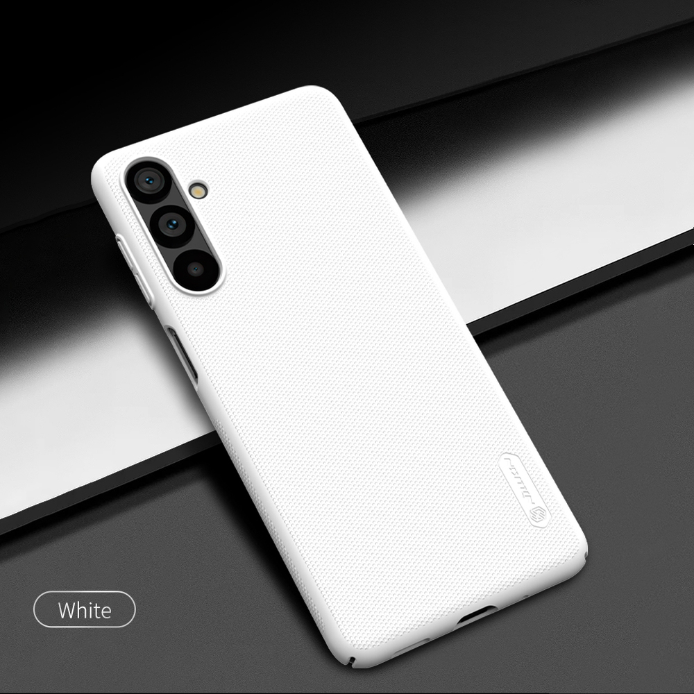 Тонкий жесткий чехол белого цвета от Nillkin для смартфона Samsung Galaxy M54 5G и F54 5G, серия Super Frosted Shield