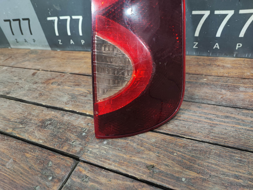 Фонарь задний правый Nissan Note 1 (E11) 05-13 Б/У Оригинал 265509U000