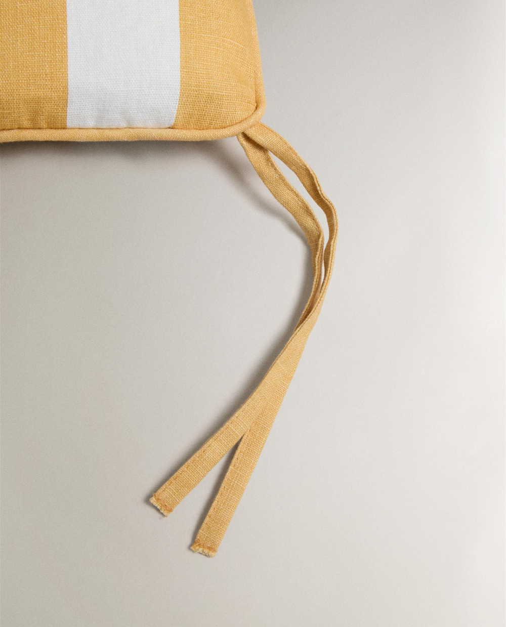 Декоративная подушка Zara Home, 37х44 см, хлопок, 1387/009