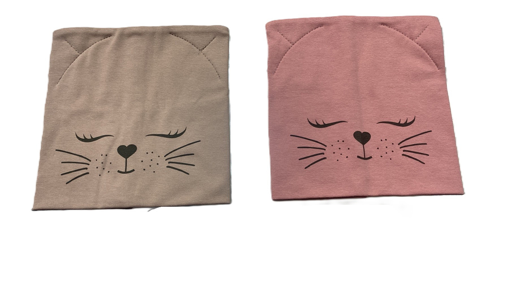 Шапочка с ушками на девочку с принтом из двойного трикотажа (95% хлопок) на размер 48-50