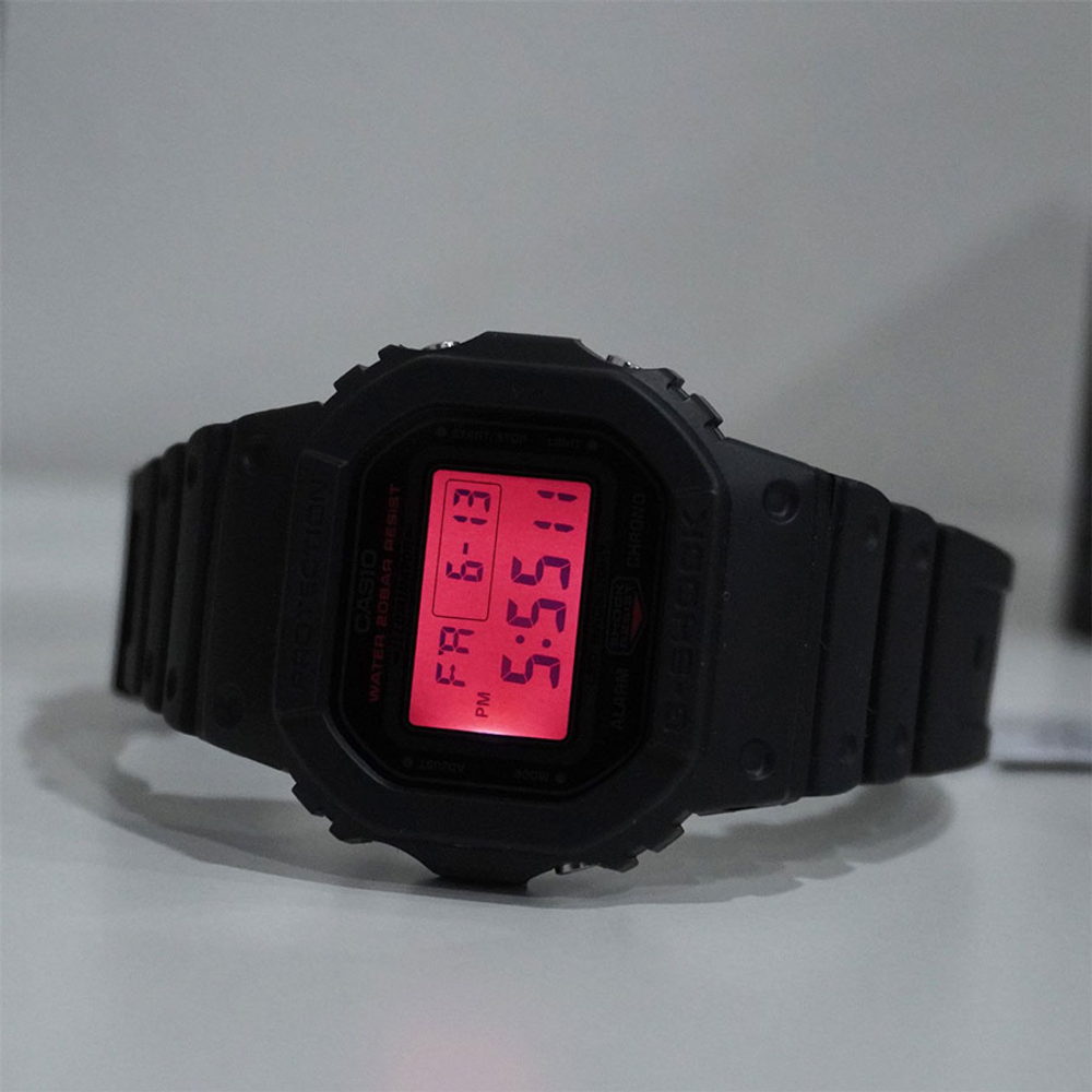 Мужские наручные часы Casio DW-5600BBR-1