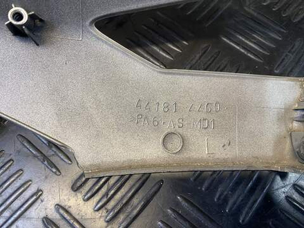 Пластик передний левый Suzuki GSR400 (GK7DA) 44181-44G0