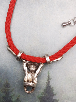 Красная нить от сглаза "Череп быка"