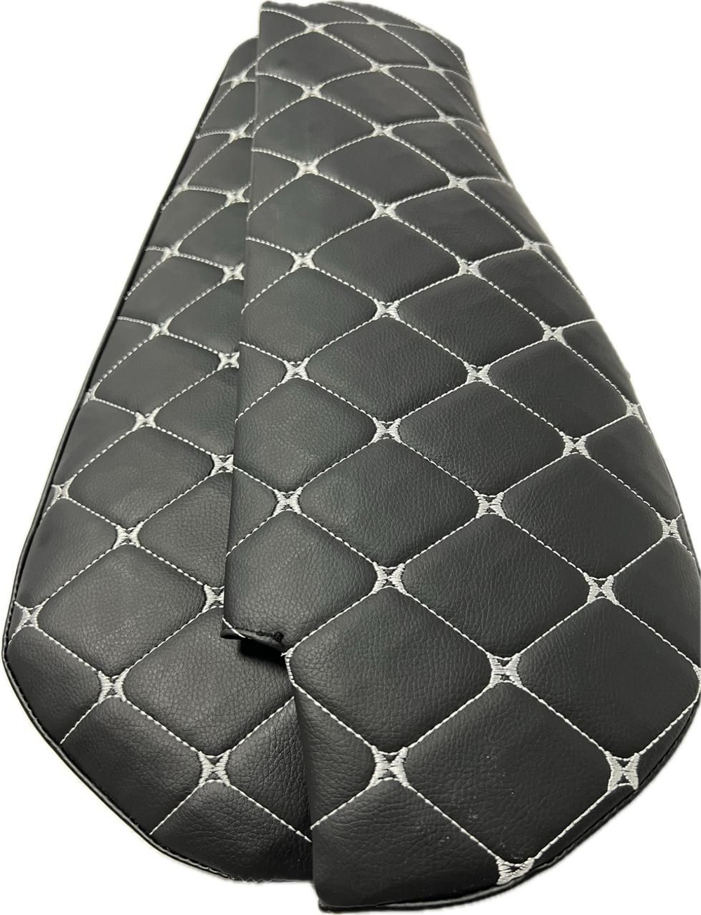 Чехлы на козырьки Волга 3110, 31105 (белая нить Бабочка)