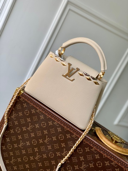 Louis Vuitton Capucines BB