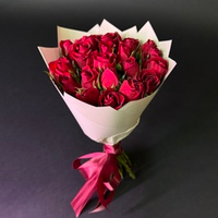 Flower bouquet of 25 red Kenyan roses