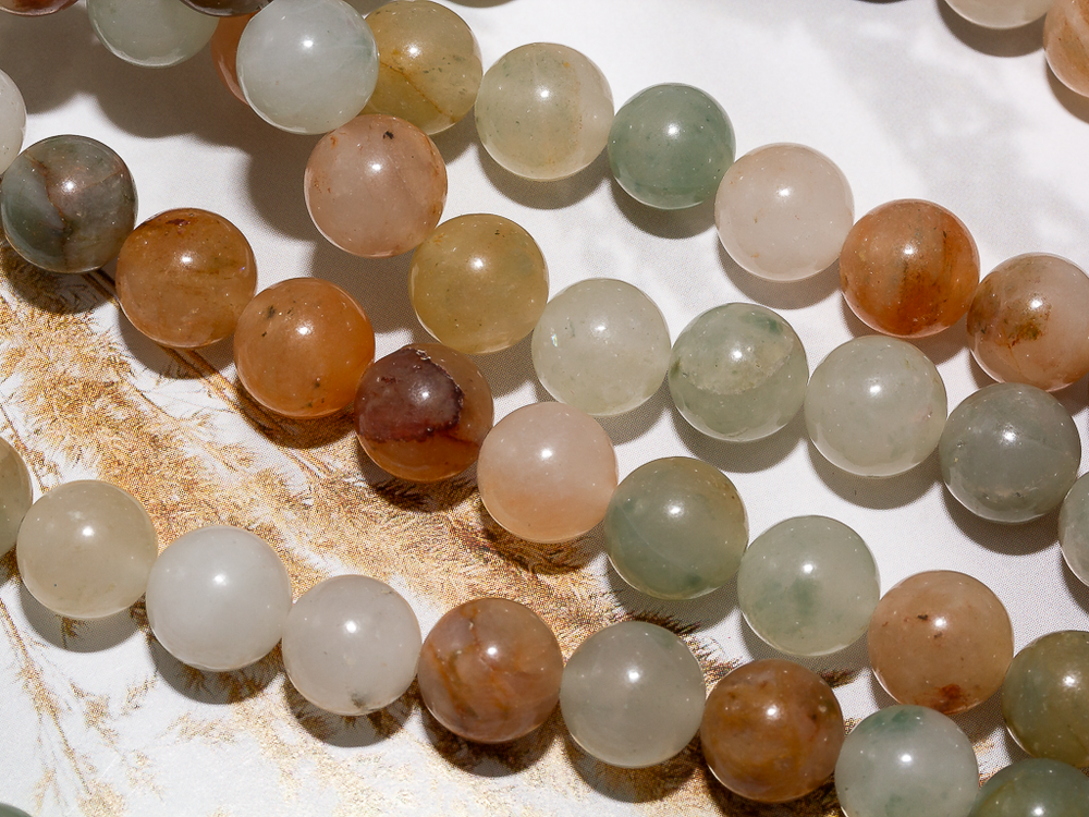 Нить бусин из тонированного кварца 8,5мм