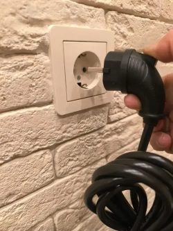 длинитель IP 44 влагозащищенный .с Угловой вилкой каучук 3 розетки 3 метра с заземлением 3на1,5 ПВС Гост