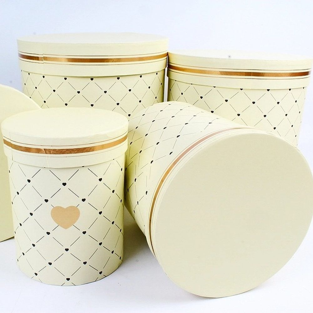 Коробка КРУГ Золотое сердце 21х21см КРЕМ