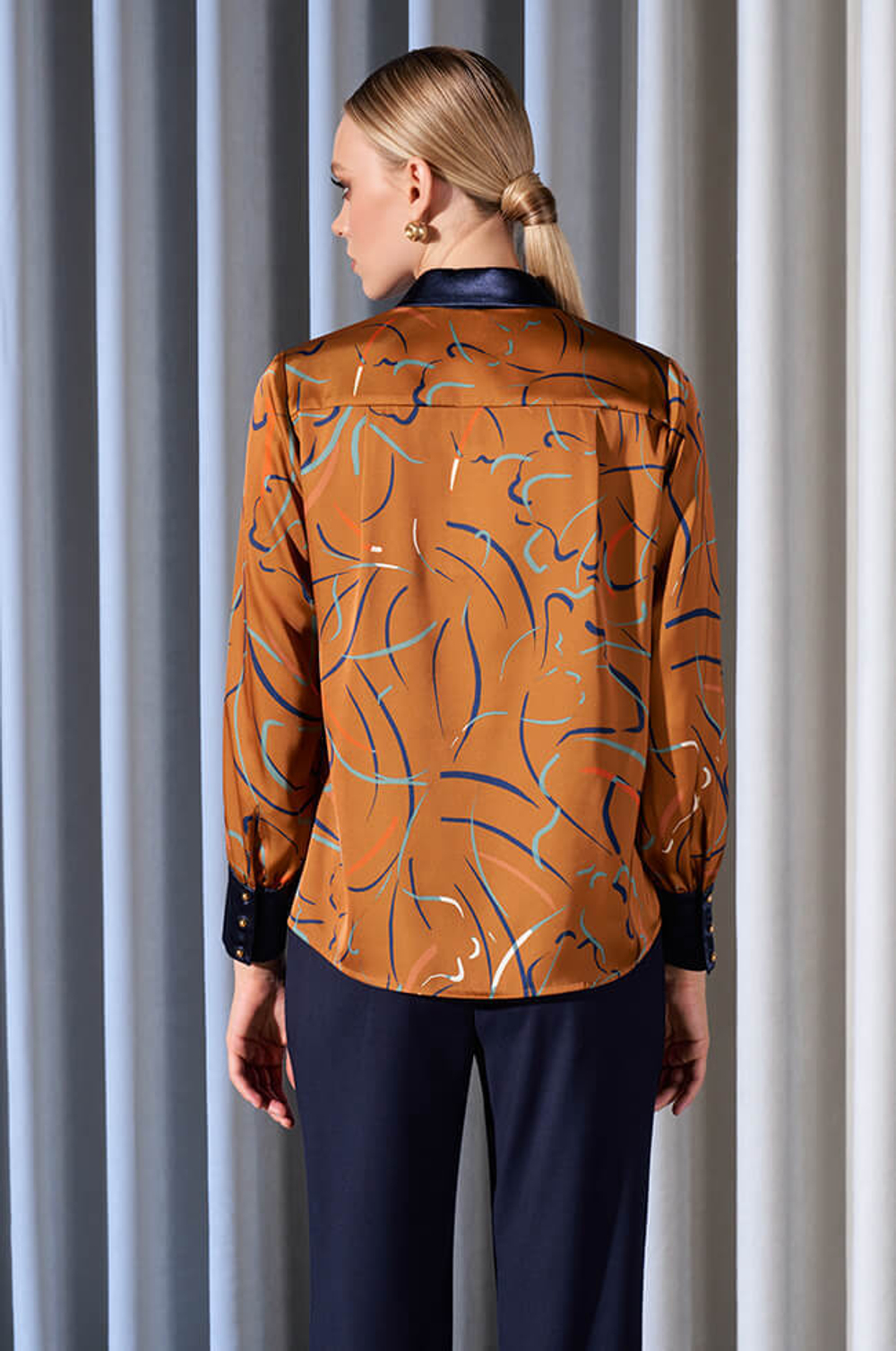 22927 Блузка женская (горчичный принт)