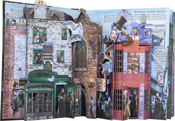 Harry Potter: A Pop-Up Guide to Diagon Alley and Beyond
