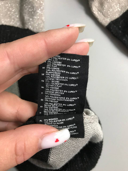 Джемпер H&M на каждый день, с люрексом в составе, чтобы добавить изюминку 42-44 размер