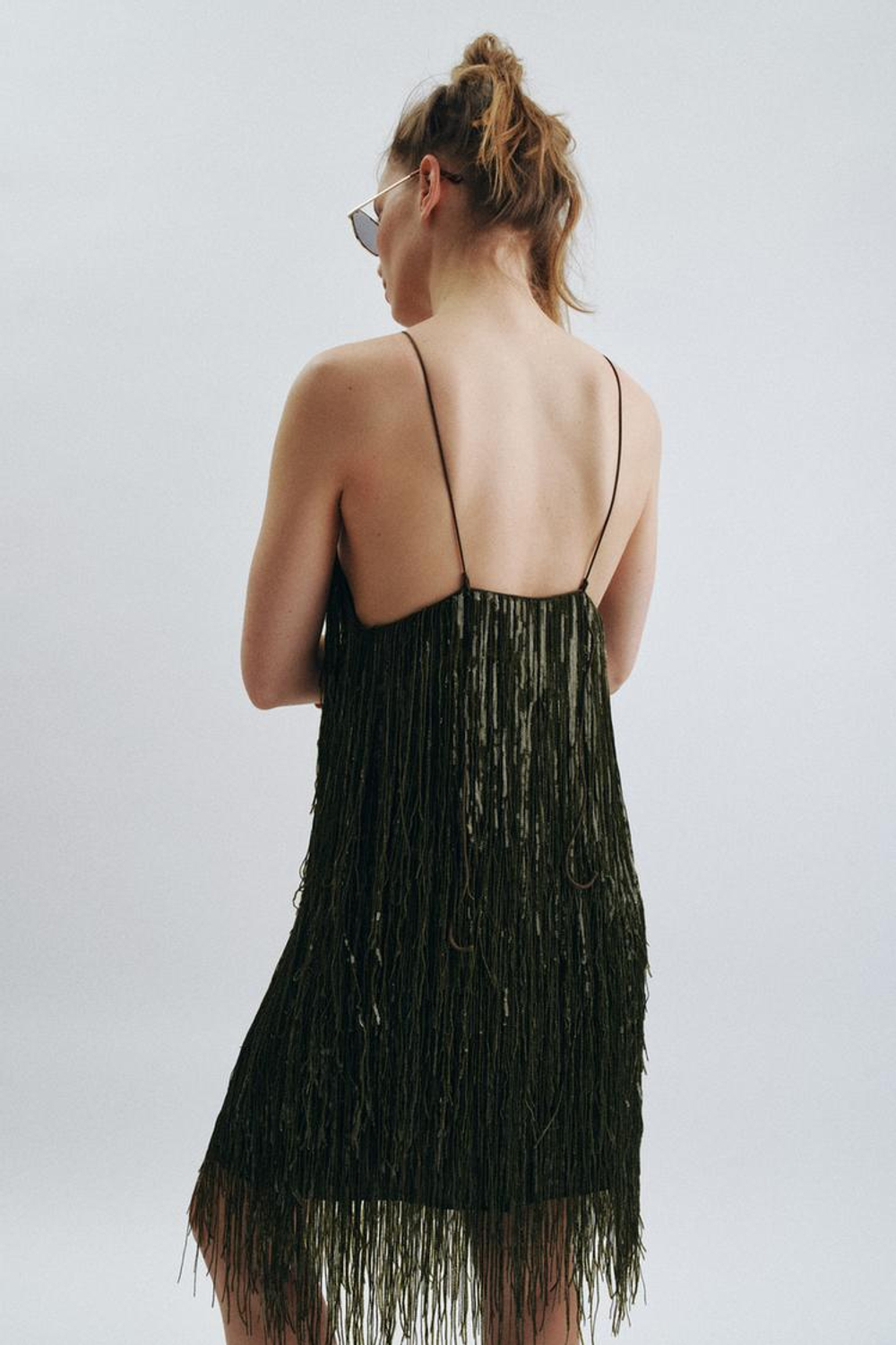 ZARA ПЛАТЬЕ С БАХРОМОЙ И ПАЙЕТКАМИ — ZW COLLECTION, ЗЕЛЕНЫЙ